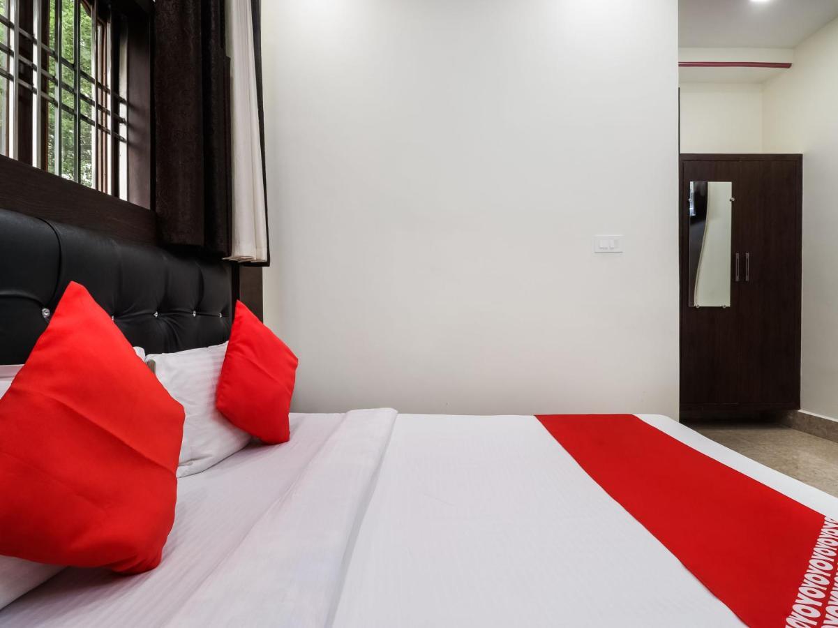 Oyo 74578 Hotel Al-Diyafa Hyderabad Bagian luar foto