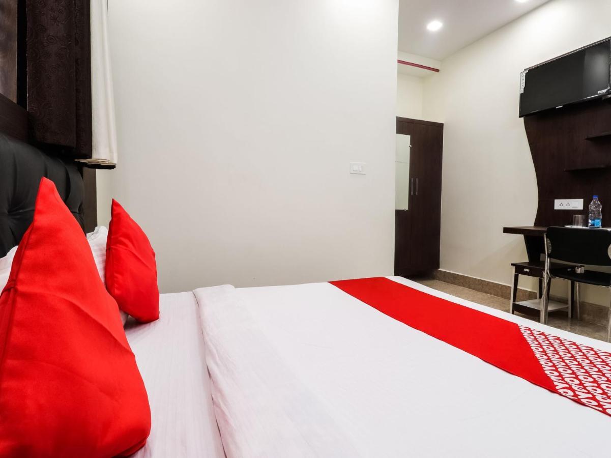 Oyo 74578 Hotel Al-Diyafa Hyderabad Bagian luar foto